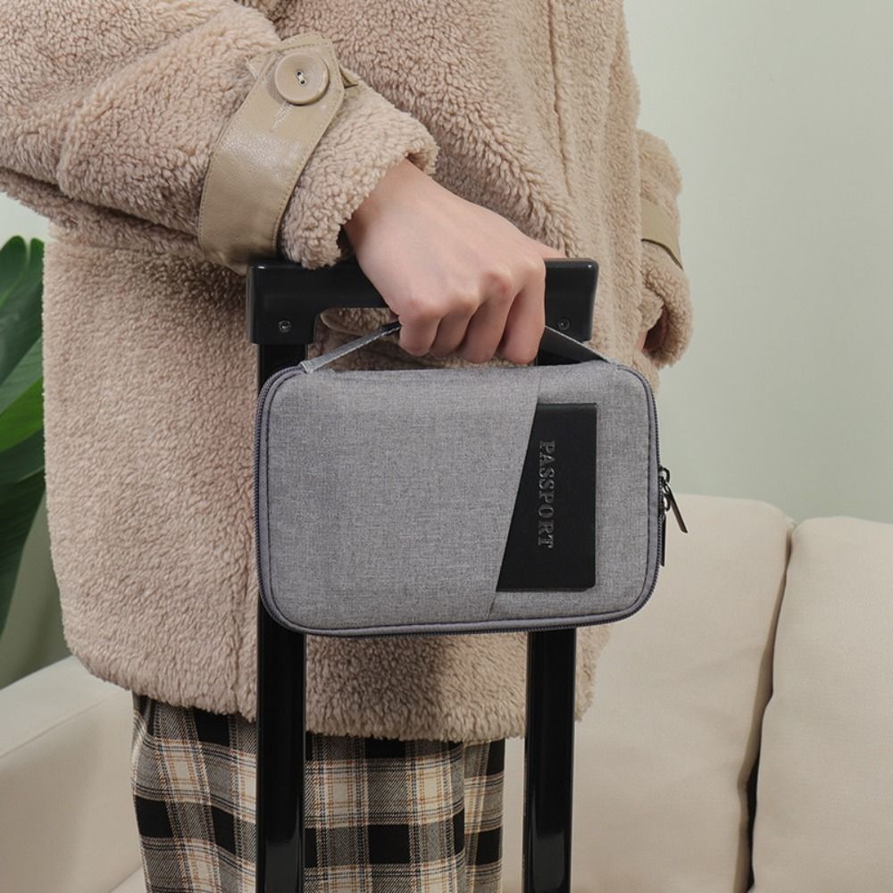 Аксессуары для путешествий: до – обзор и цена Travel Accessories Passport Holder
